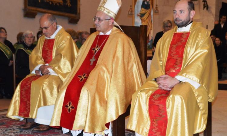 Nuova scuola a Muccia, Andrea Bocelli ringrazia il vescovo Massara: "Felice di averla avuta al nostro fianco"