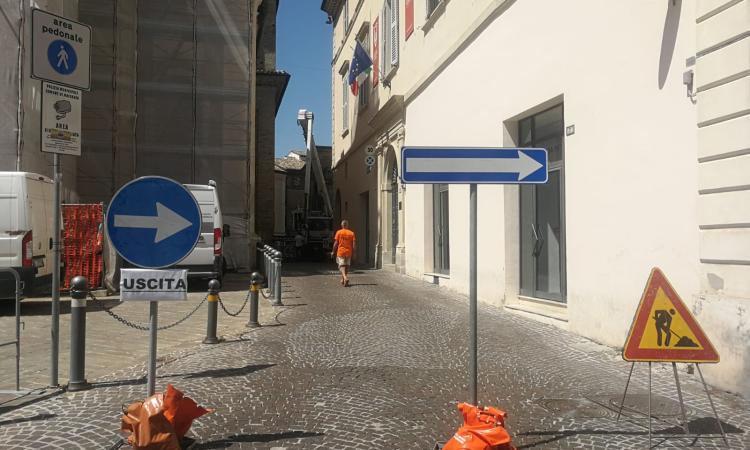 Macerata, lavori alla Collegiata di San Giovanni: traffico deviato