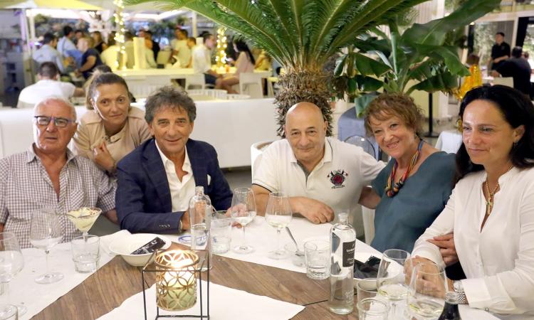 Bella gente allo Chalet Cala Maretto di Civitanova Marche (FOTO) Bella gente allo Chalet Cala Maretto di Civitanova Marche (FOTO)