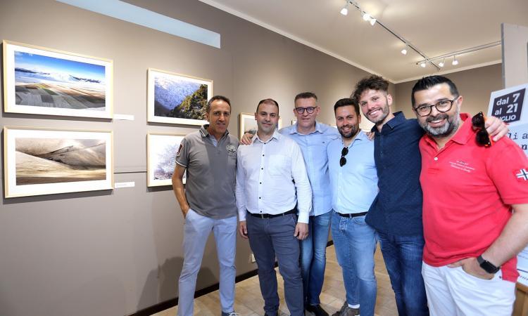 Camporotondo di Fiastrone, inaugurata la mostra fotografica "Dagli Appennini al grande nord" (FOTO) Camporotondo di Fiastrone, inaugurata la mostra fotografica "Dagli Appennini al grande nord" (FOTO)