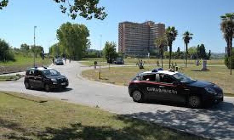 Stretta contro la contraffazione e il commercio ambulante: vasta operazione dei Carabinieri a Porto Recanati