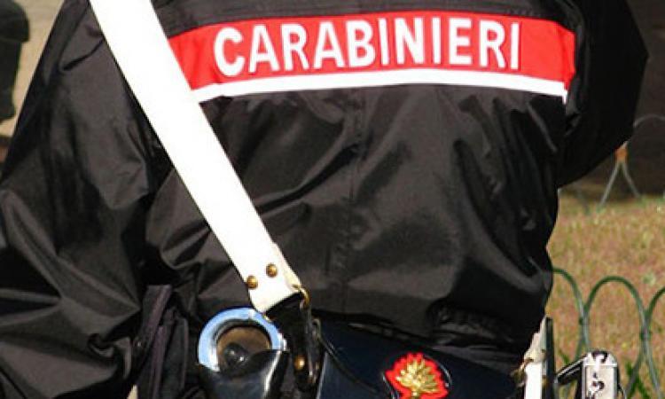 Civitanova, trovate 72 cartucce da caccia abbandonate tra i rifiuti: indagano i carabinieri