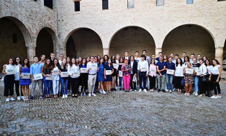 Tolentino, premiati i neodiplomati della provincia da 100 e lode