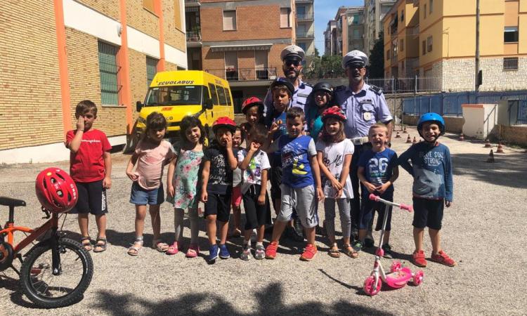 Macerata, corso di educazione stradale della Polizia Locale al centro “Estate Giochi Sport”