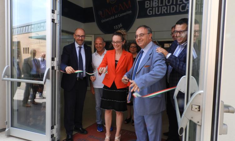 Inaugurata la nuova sede della Biblioteca Giuridica di Unicam Inaugurata la nuova sede della Biblioteca Giuridica di Unicam