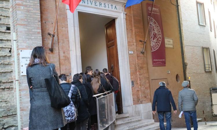 Nuove borse di studio per il master di UniMC Nuove borse di studio per il master di UniMC