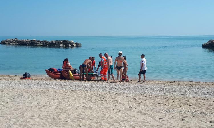 Dramma a Civitanova: 70enne muore in acqua (FOTO) Dramma a Civitanova: 70enne muore in acqua (FOTO)