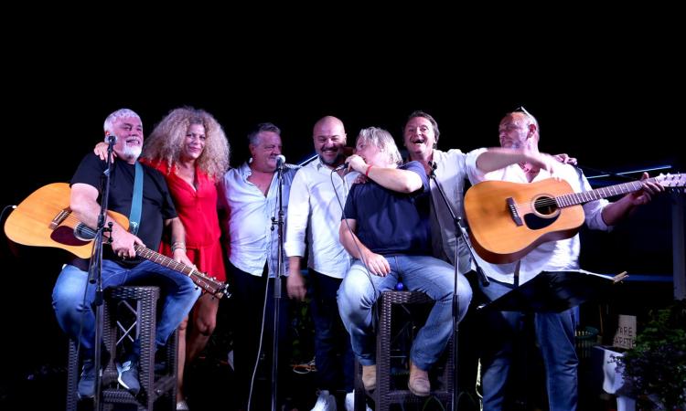 Serata tra musica e divertimento al "Secondo Pensiero": ospiti Cico e Vecchi dei Nomadi (FOTOGALLERY) Serata tra musica e divertimento al "Secondo Pensiero": ospiti Cico e Vecchi dei Nomadi (FOTOGALLERY)