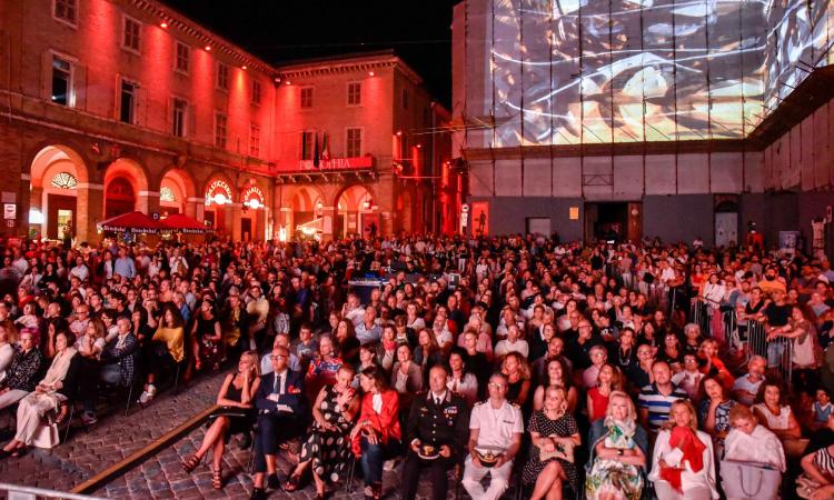 Civitanova, un successo la prima settimana di Popsophia: si riparte giovedì con Marcello Veneziani (FOTO)
