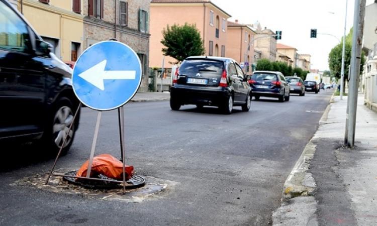 Sforzacosta, lavori notturni per sistemare il tratto di asfalto del centro abitato: ecco quando Sforzacosta, lavori notturni per sistemare il tratto di asfalto del centro abitato: ecco quando