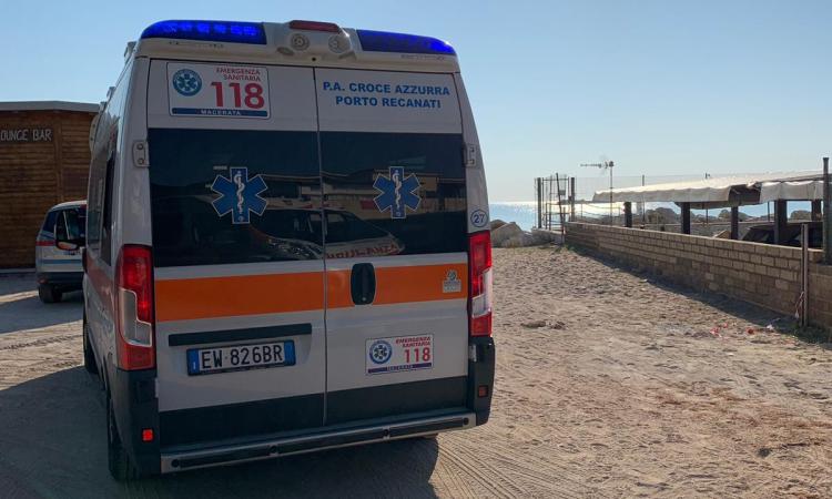 Porto Recanati, 80enne rischia di annegare: salvata dalla Croce Azzurra