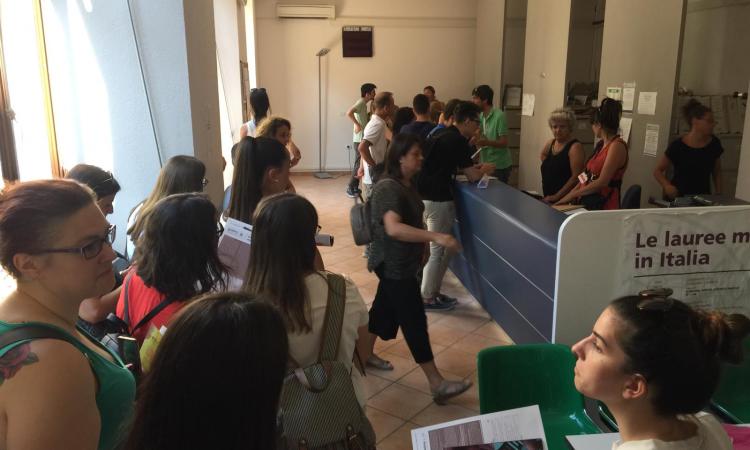 Unimc, il caldo non ferma i tanti studenti presenti all'Open Day: tutte le novità