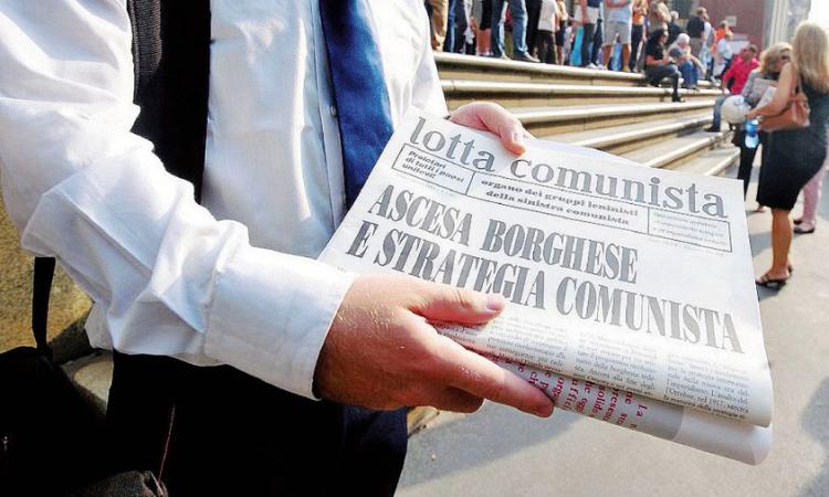 "Ciao compagno", anche a Macerata il "porta a porta comunista" "Ciao compagno", anche a Macerata il "porta a porta comunista"