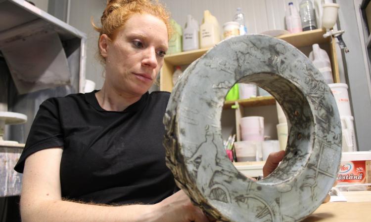 Con l'arte della ceramica verso l'Europa: la storia dell'appignanese Laura Scopa