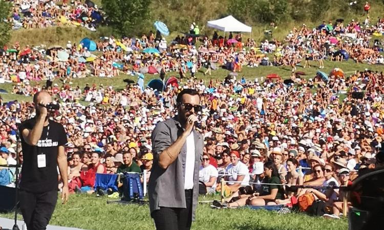 RisorgiMarche, Marco Mengoni conquista i Sibillini: in 20mila per assistere al concerto (FOTOGALLERY e VIDEO) RisorgiMarche, Marco Mengoni conquista i Sibillini: in 20mila per assistere al concerto (FOTOGALLERY e VIDEO)
