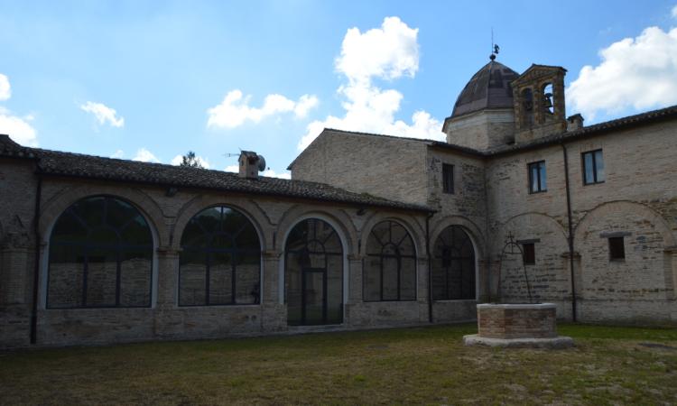 San Severino, nuovo intervento al chiostro del Glorioso grazie a fondi comunali e sms solidali San Severino, nuovo intervento al chiostro del Glorioso grazie a fondi comunali e sms solidali