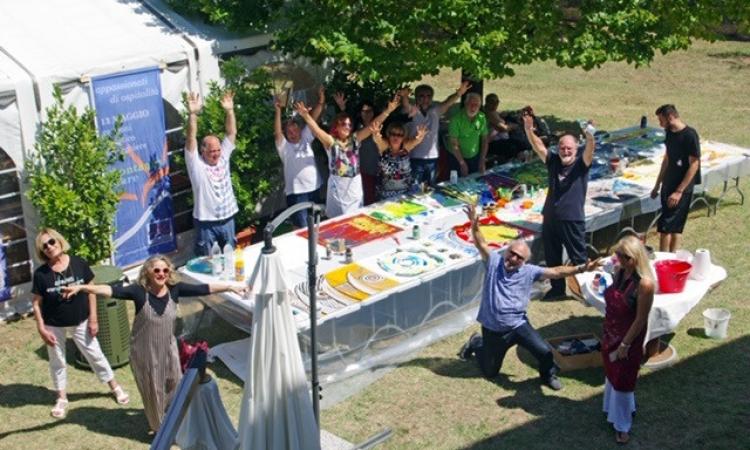 Civitanova, nel laboratorio di Moreno Corallini va in scena l'incontro d'arte "Oltre la siepe...l'impossibile"