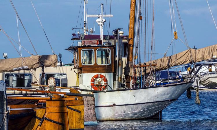 Civitanova, caro gasolio: bando da 500mila euro per i pescatori. Come fare domanda