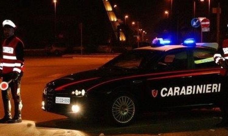 Lei lo rifiuta, lui ha uno scatto d'ira e le impedisce di scendere dall'auto: denunciato 28enne Lei lo rifiuta, lui ha uno scatto d'ira e le impedisce di scendere dall'auto: denunciato 28enne