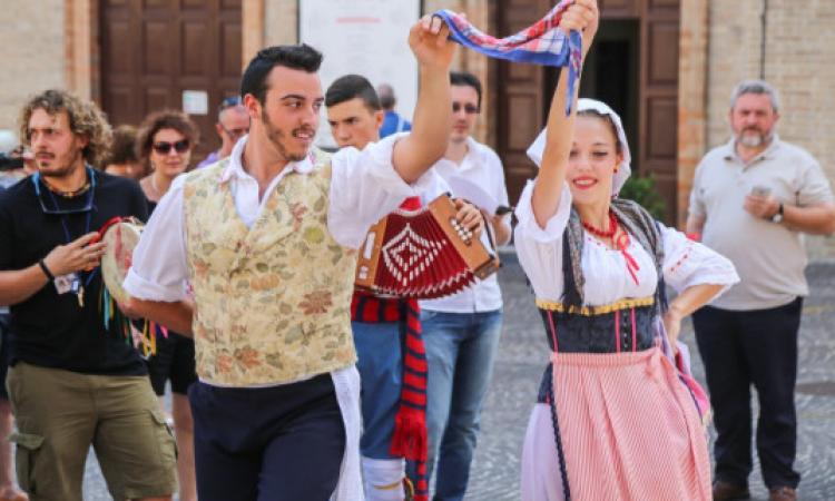 Macerata, torna il festival del Folklore