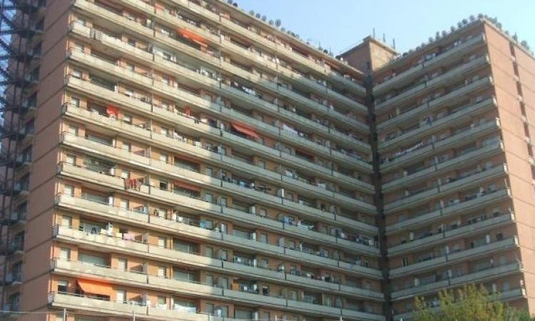 Trovato in possesso di oltre un etto di eroina pronta allo spaccio: arrestato un residente dell'Hotel House