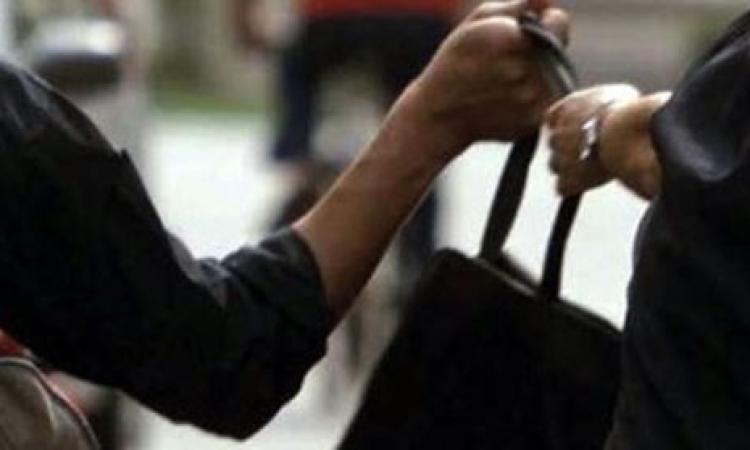 Matelica, scippa la borsa a un'anziana che sta andando a messa: arrestato 27enne Matelica, scippa la borsa a un'anziana che sta andando a messa: arrestato 27enne