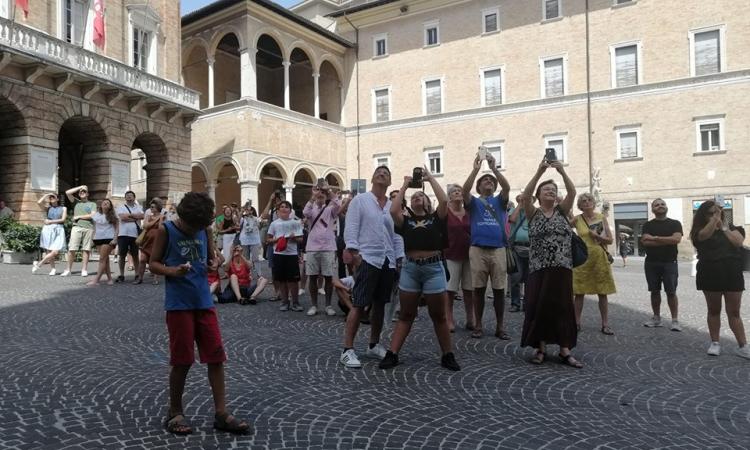 Macerata, 2.723 ingressi ai musei nella settimana di Ferragosto: Palazzo Buonaccorsi meta preferita Macerata, 2.723 ingressi ai musei nella settimana di Ferragosto: Palazzo Buonaccorsi meta preferita