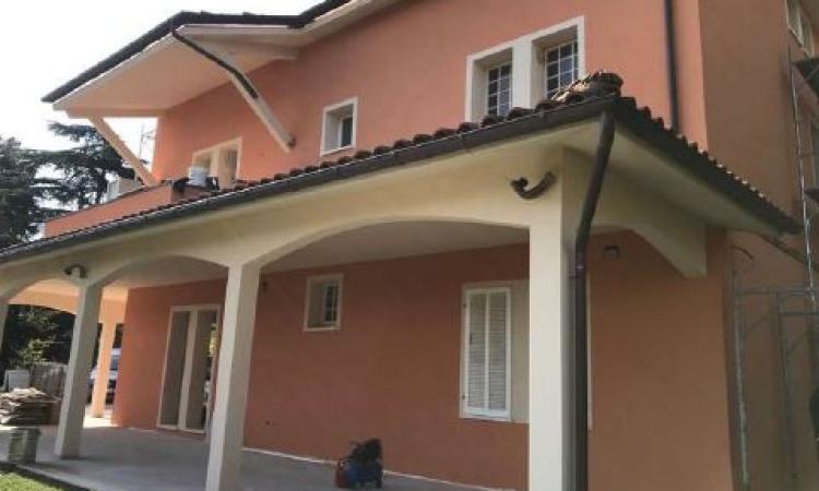 San Severino, sisma: torna di nuovo agibile una villetta in via Bramante San Severino, sisma: torna di nuovo agibile una villetta in via Bramante