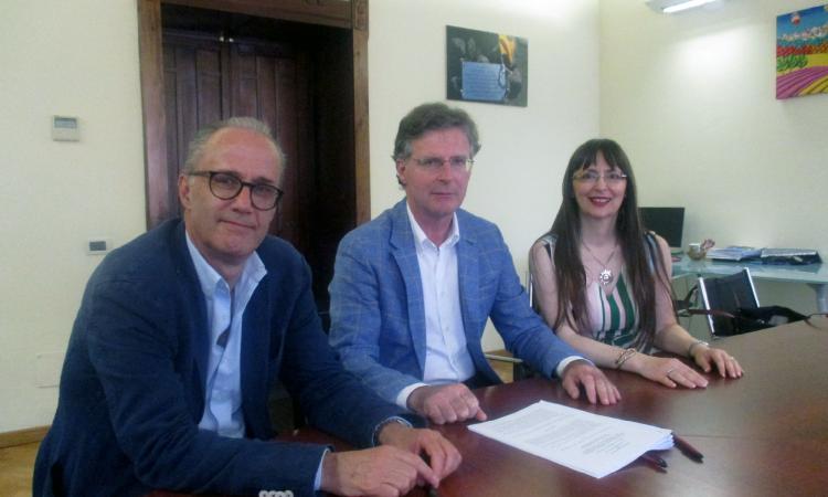 Macerata, rinnovato il l protocollo per monitorare la salute dei cani: ricevuto un lascito di 17 mila euro Macerata, rinnovato il l protocollo per monitorare la salute dei cani: ricevuto un lascito di 17 mila euro
