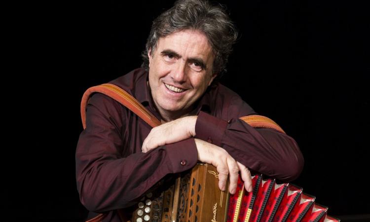 La marcia solidale fa tappa a Ussita con il concerto di Ambrogio Sparagna La marcia solidale fa tappa a Ussita con il concerto di Ambrogio Sparagna