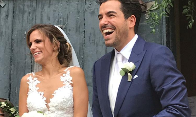 Fiori d'arancio in casa Guzzini, Eleonora ha detto "sì" a Luigi Fiori d'arancio in casa Guzzini, Eleonora ha detto "sì" a Luigi
