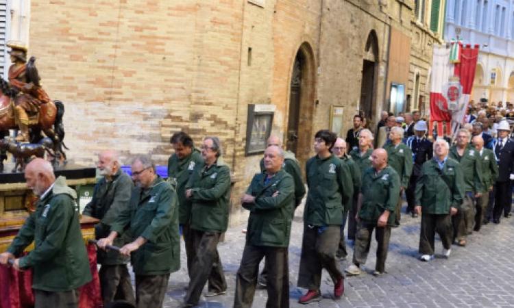I cacciatori maceratesi alla tradizionale processione di San Giuliano