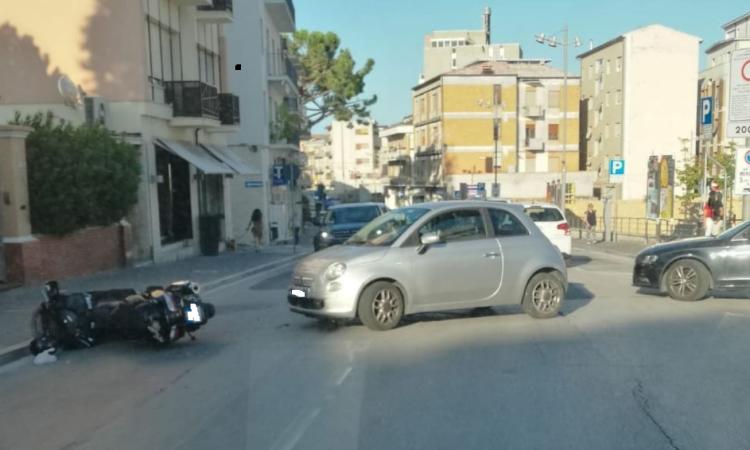 Civitanova, incidente tra auto e scooter lungo via Cecchetti