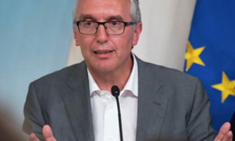 Coronavirus, Ceriscioli: "Faremo controlli nelle aziende, necessaria la distanza di sicurezza"