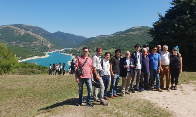 Studenti giapponesi in visita a Fiastra per un progetto tra Unicam e l'università di Tokyo Studenti giapponesi in visita a Fiastra per un progetto tra Unicam e l'università di Tokyo