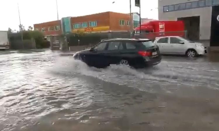 Temporale a Civitanova, la Zona Industriale diventa "navigabile" nella mattinata (FOTO)