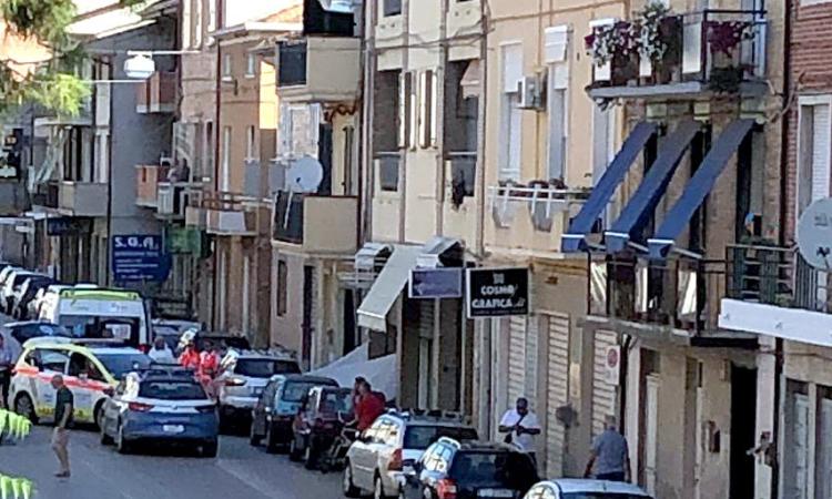 Cade dal balcone della propria abitazione: perde la vita donna 60enne Cade dal balcone della propria abitazione: perde la vita donna 60enne