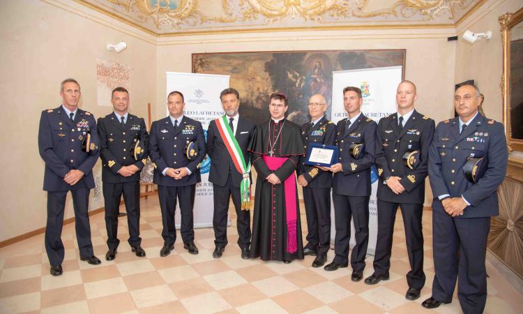 Aeronautica Militare, targa "Premio città di Loreto" all'83° Gruppo Combat SAR del 15° Stormo di Cervia (FOTO)
