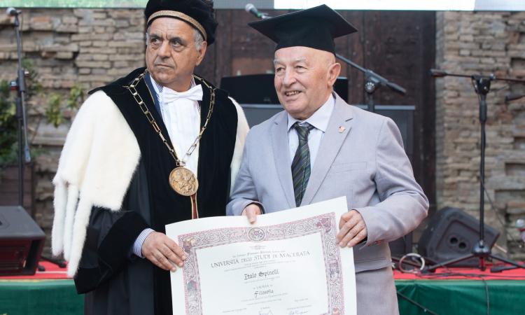 Non solo laurea a 82 anni: Italo Spinelli diventa Cavaliere della Repubblica