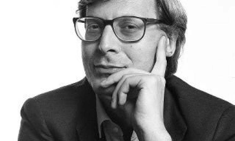 Vittorio Sgarbi sceglie Recanati per la sua rassegna di fotografia contemporanea Vittorio Sgarbi sceglie Recanati per la sua rassegna di fotografia contemporanea
