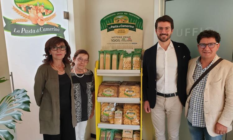 L’Assessore alla Formazione Loretta Bravi in visita a La Pasta di Camerino L’Assessore alla Formazione Loretta Bravi in visita a La Pasta di Camerino