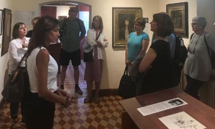 Porto Recanati, prosegue con successo la mostra "La Donna nell'Arte" Porto Recanati, prosegue con successo la mostra "La Donna nell'Arte"