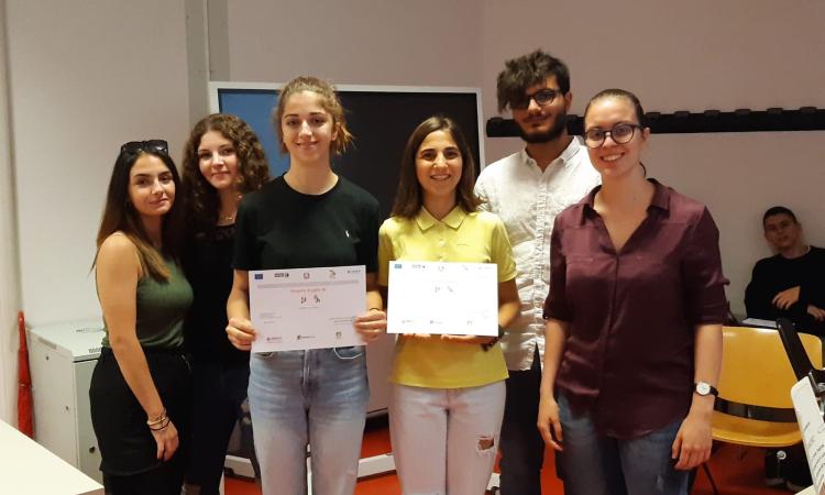 English4U, studenti delle superiori promossi in inglese grazie a Unimc English4U, studenti delle superiori promossi in inglese grazie a Unimc