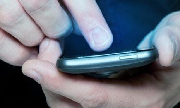 Montecosaro, molesta una donna inviandole sms a raffica: denunciato un 46enne