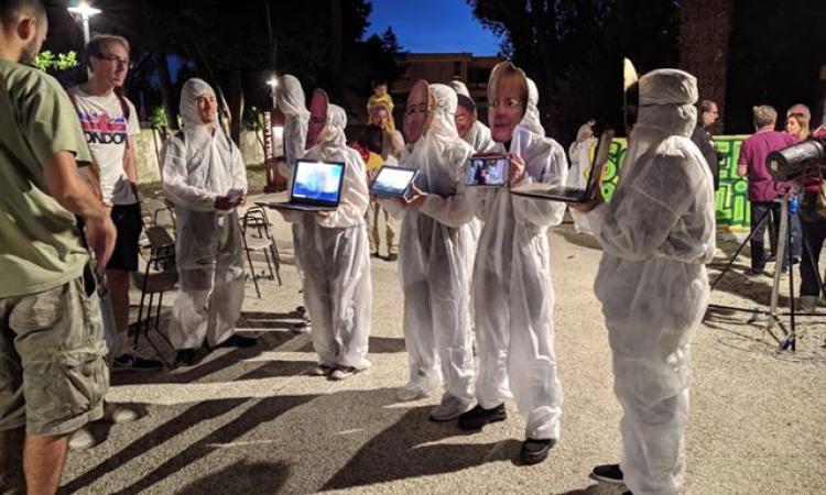 Macerata, azione dei giovani di "Fridays for Future" alla Notte dei Parchi