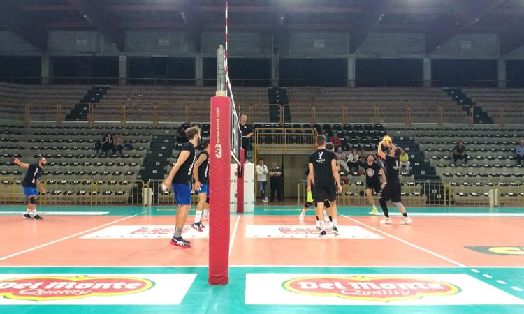 Paoloni Macerata, primo test match contro l'Integra Edotto Foligno Paoloni Macerata, primo test match contro l'Integra Edotto Foligno