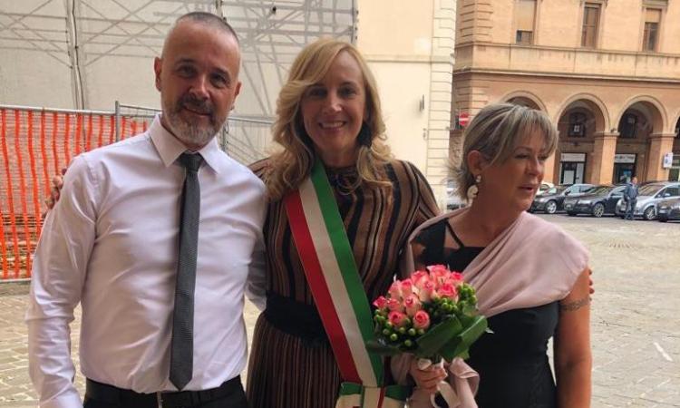 Macerata, Luca e Rosanna sposi alla biblioteca Mozzi Borgetti (FOTO)