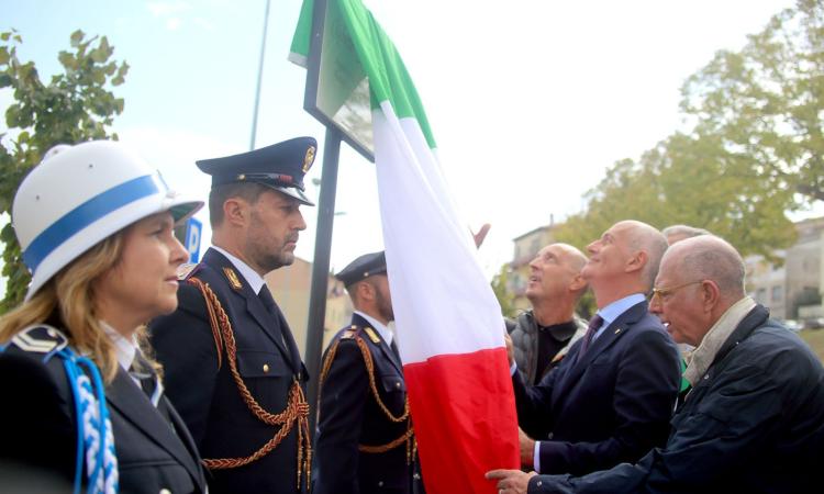 "L'indifferenza è il male peggiore del nostro tempo": Franco Gabrielli a Recanati per ricordare Roberto Antiochia FOTOGALLERY