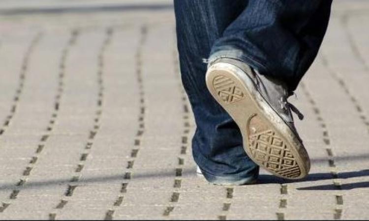"Mia figlia 15enne strattonata perché nega il numero di telefono": la denuncia di un padre