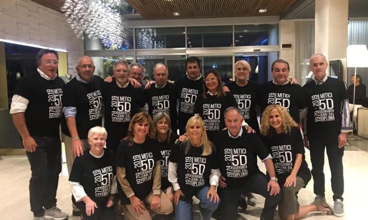 40 anni dal diploma: festeggiano gli ex liceali del "Galilei" di Macerata